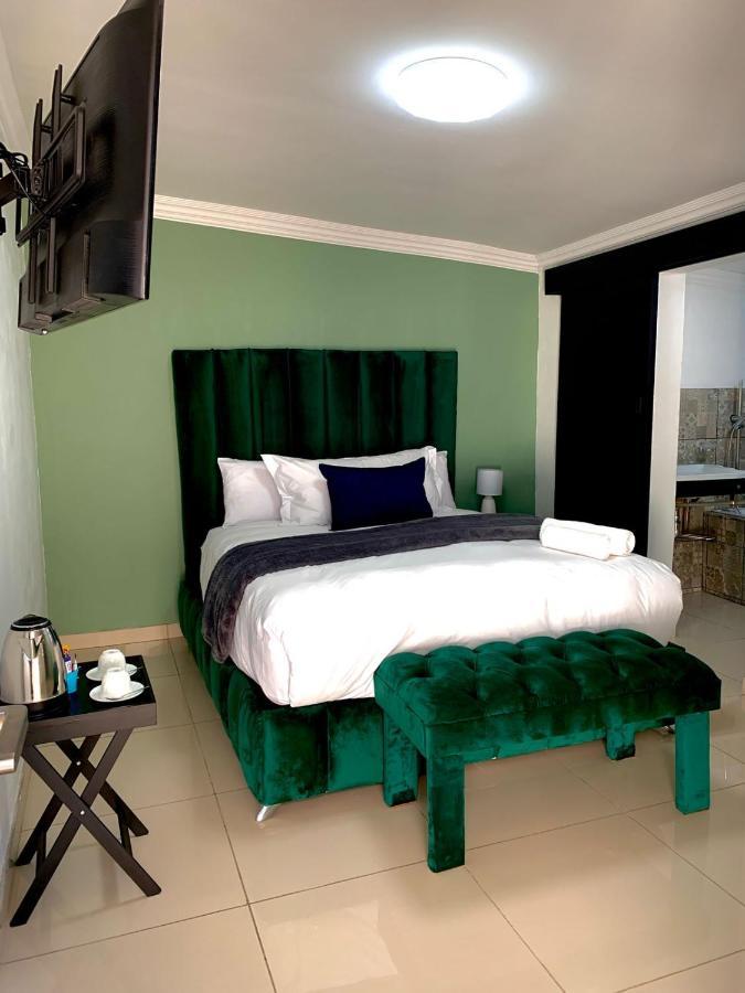 Thamani Guest House Randfontein Экстерьер фото