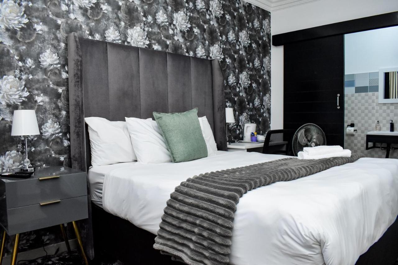 Thamani Guest House Randfontein Экстерьер фото